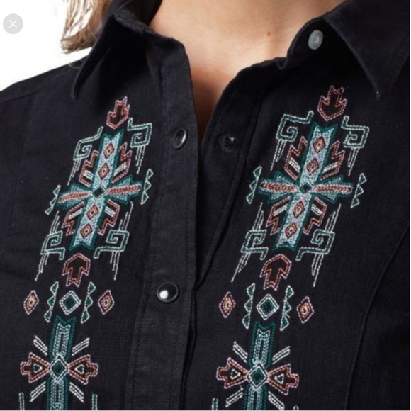 🔥NWT WRANGLER RETRO PUNCHY EMBROIDERED BLACK DENIM PEARLSNAP SHIRT - Picture 3 of 16